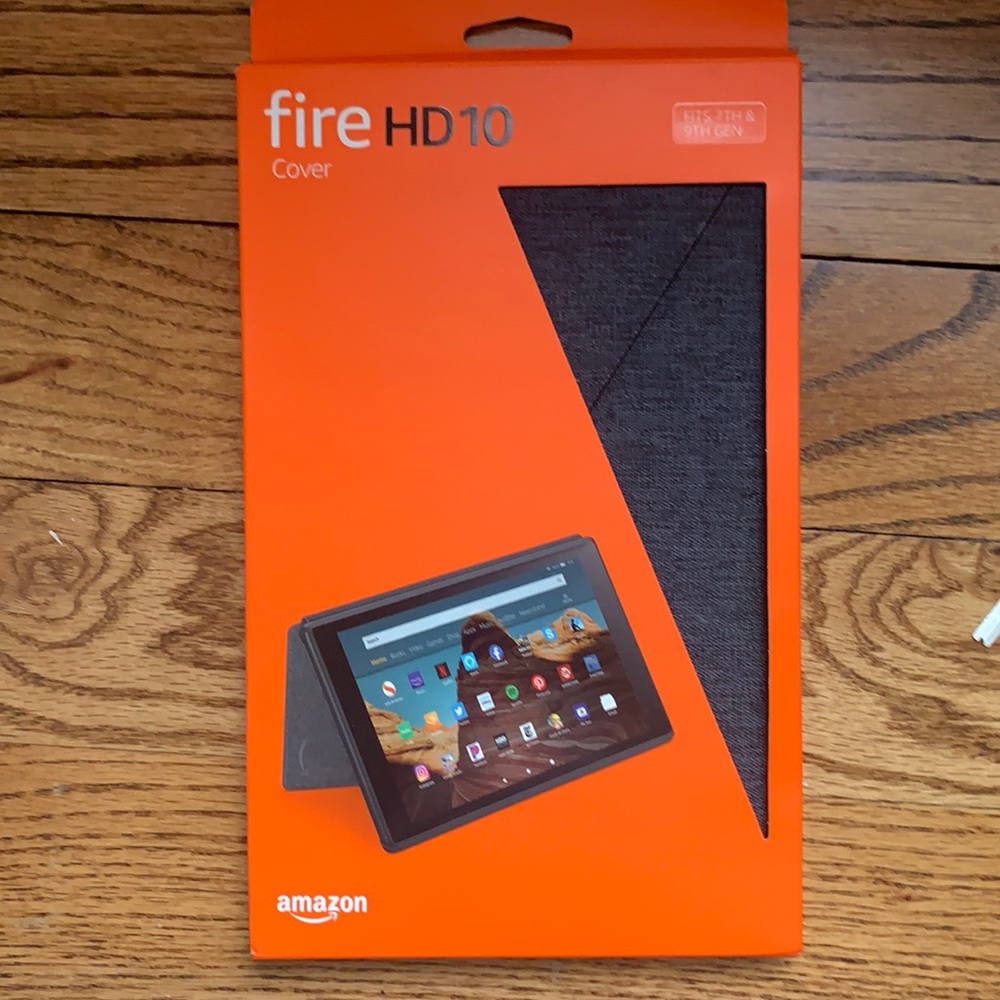 New In Box (NIB) New Amazon Fire HD10 Cover Black